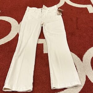 MOTHER The Hustler Patch Pocket Flood Jeans in Cream Puffs
